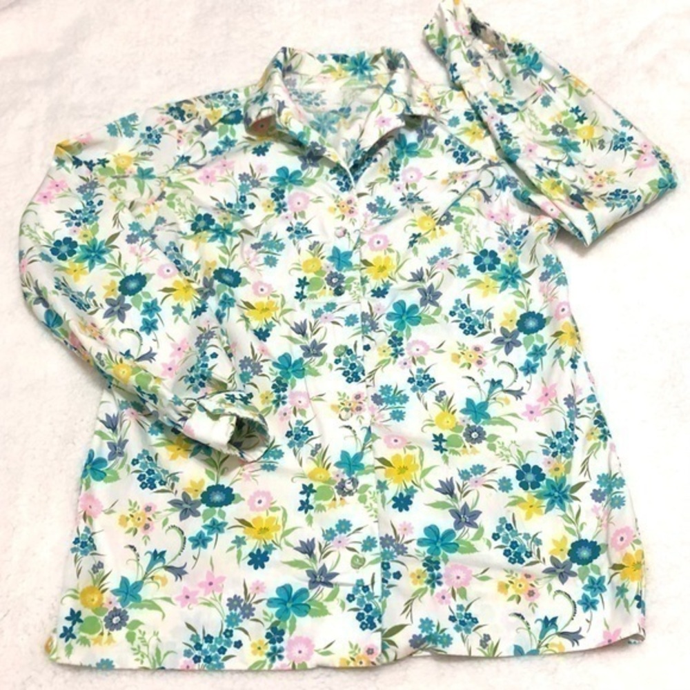 Vintage 1960s white floral button up long sleeve shirt 10